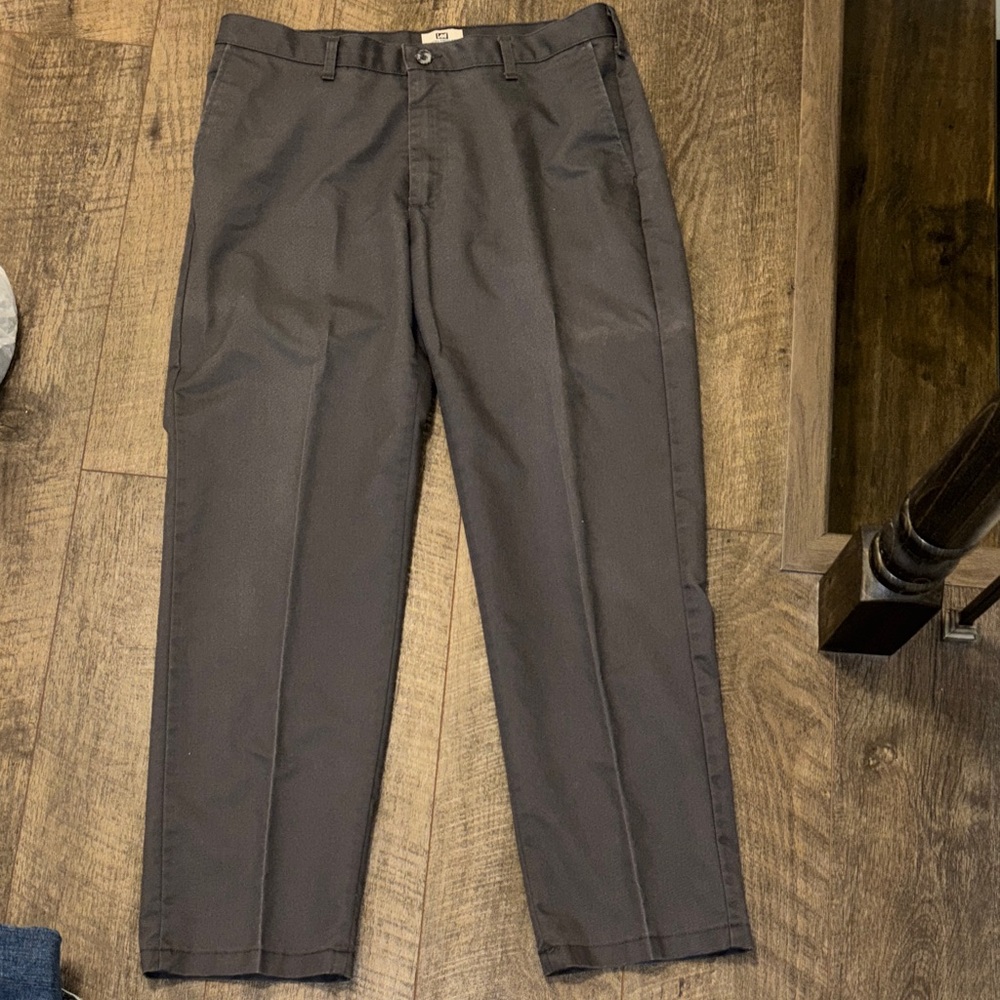Classic Men's Straight-Leg Dress Pants — Charcoal